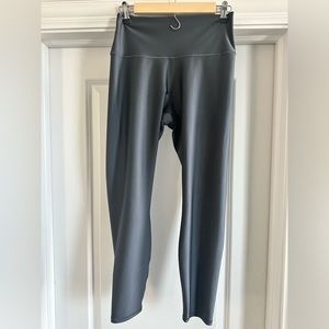 COPY - Alo Airlift Legging!